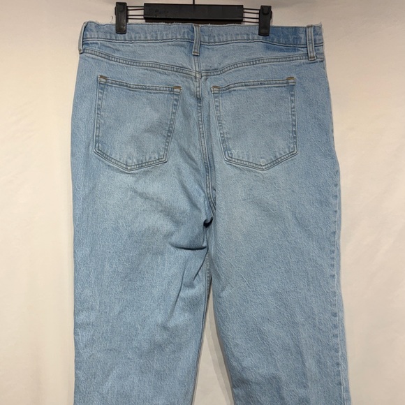Abercrombie & Fitch The 90s Straight Ultra High Rise Split Hem Jeans Size 33 - Picture 8 of 11